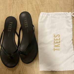 TKEES Lily Liners Flip Flops